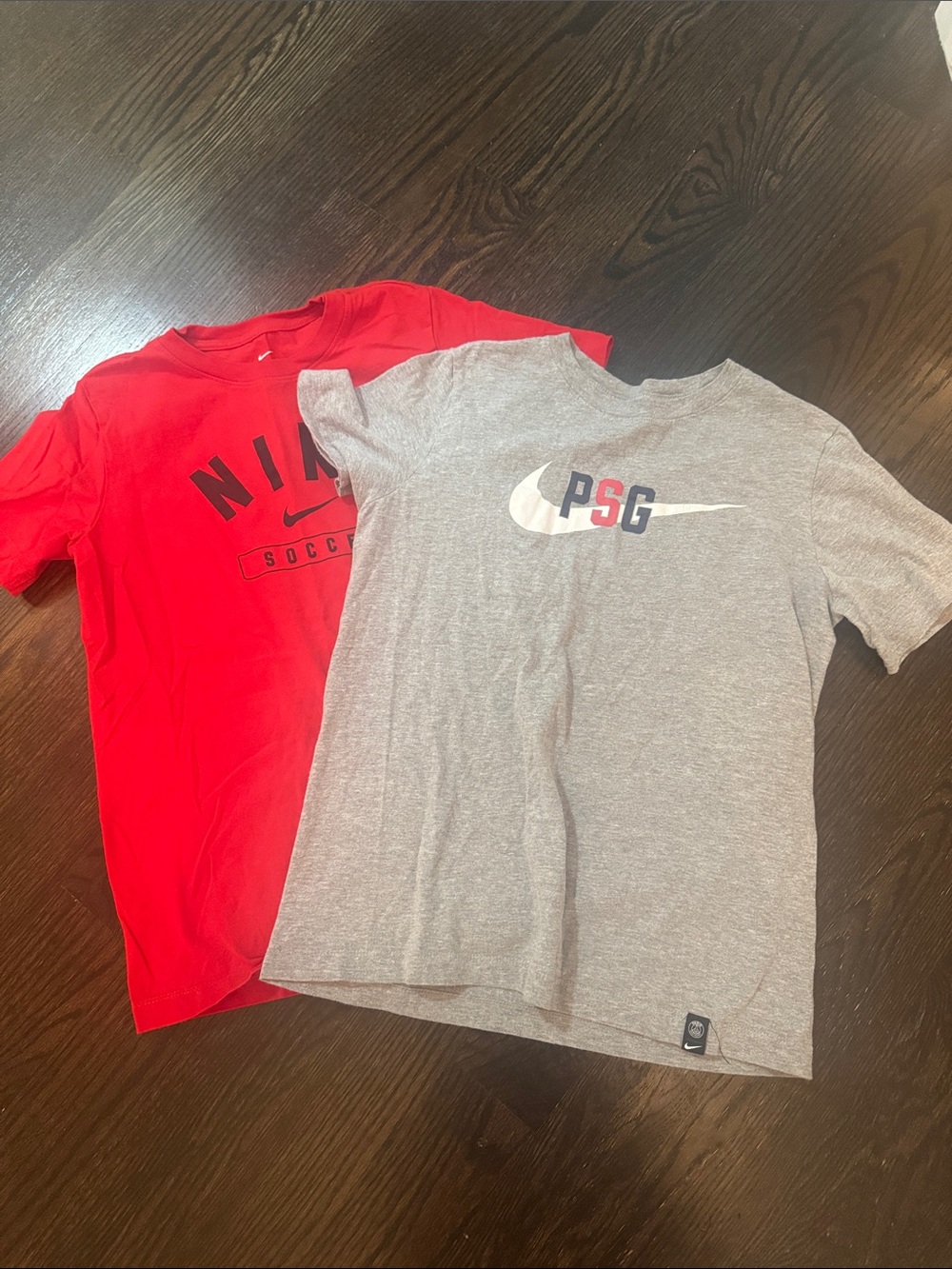Nike Kids Short Sleeve Soccer Tee Duo in Red and Gray size L